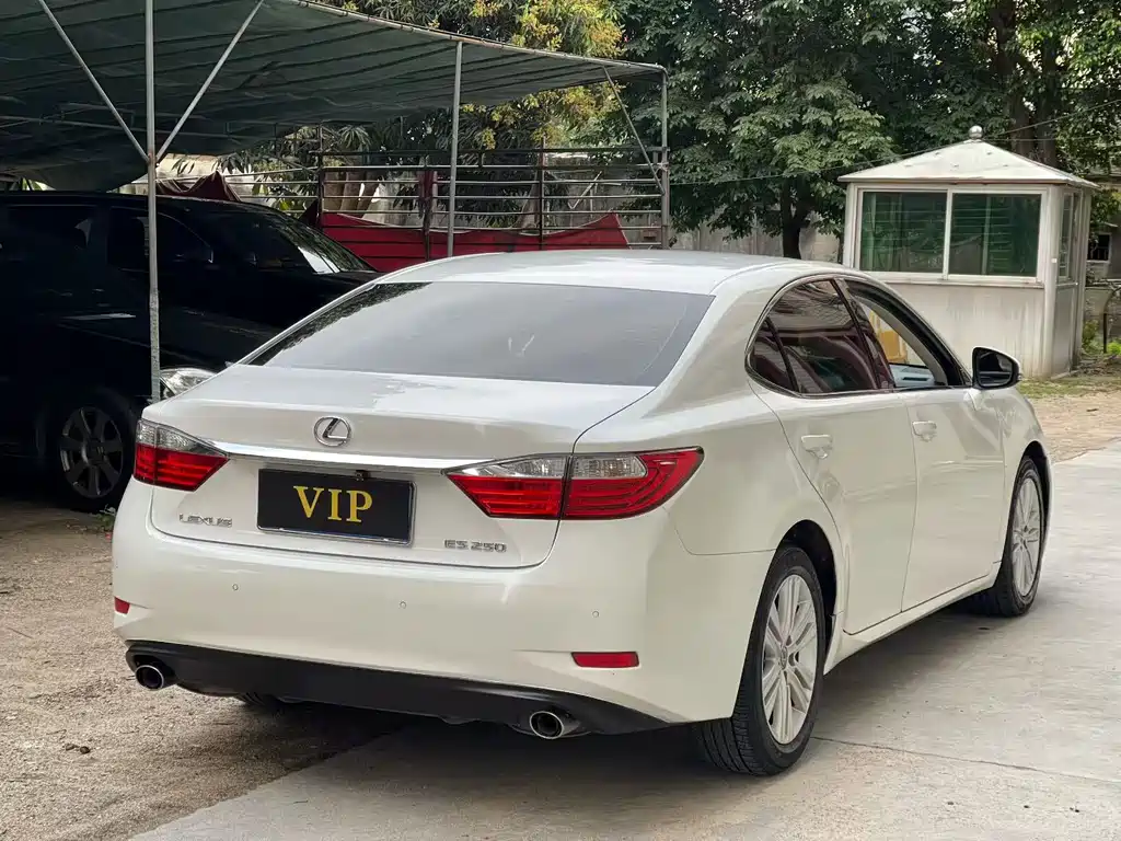 Lexus ES 2015