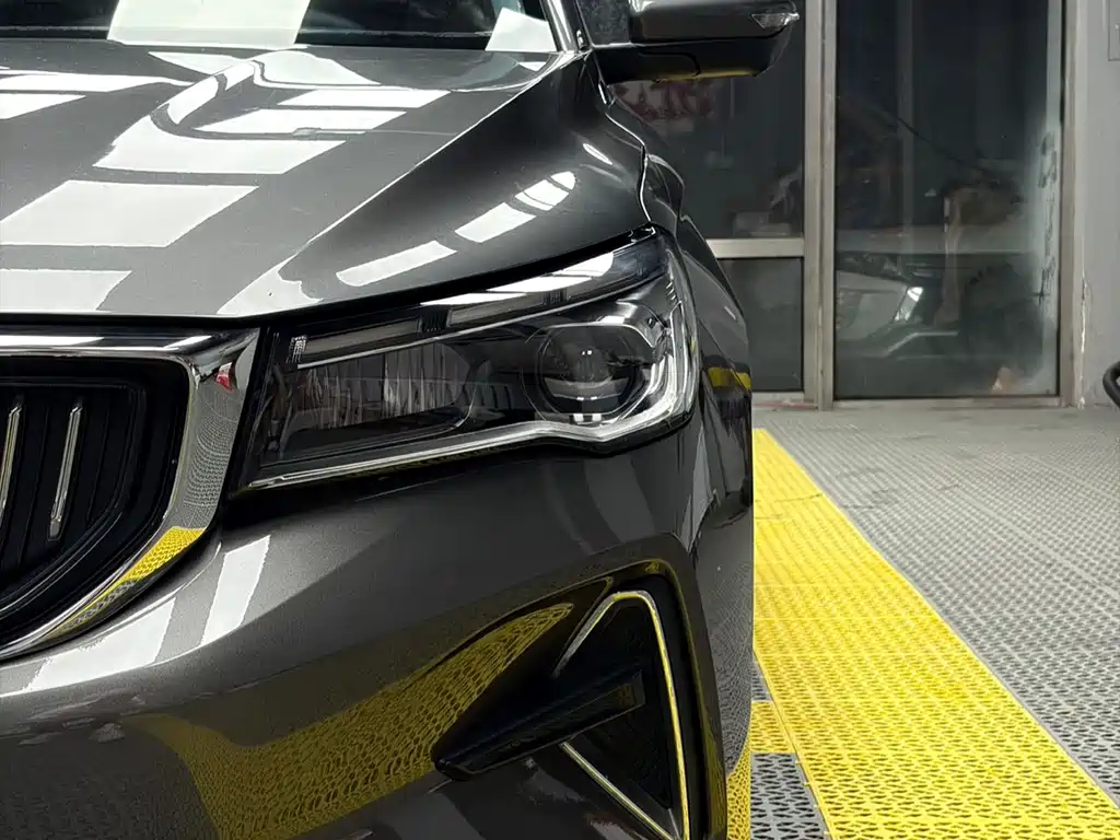 Geely Emgrand 2022