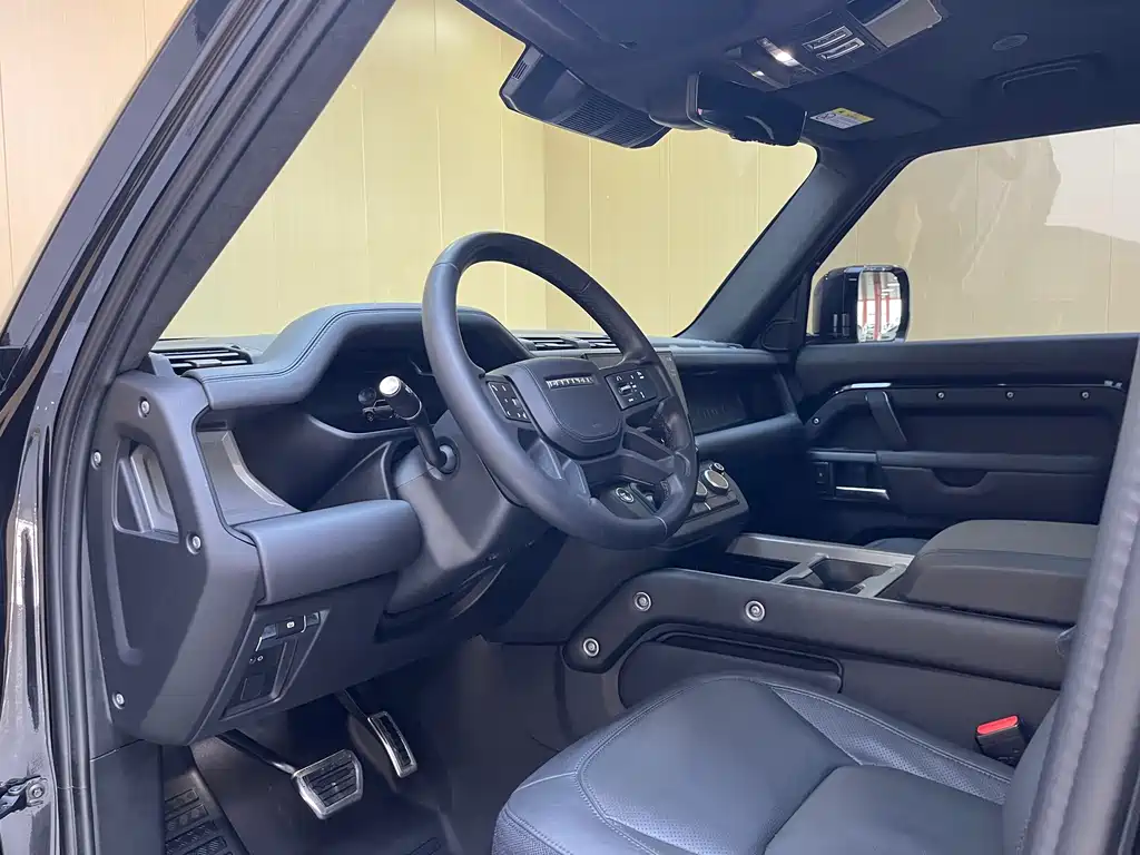 Land Rover Defender 2025 — фото 9
