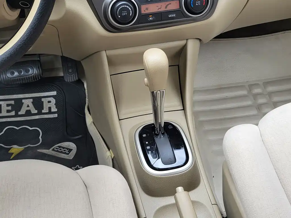 Nissan Sylphy 2018 — фото 13