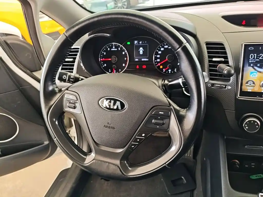 Kia K3 2016 — фото 11