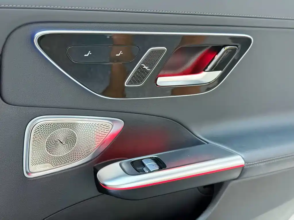 Mercedes-Benz C-Class 2023 — фото 17