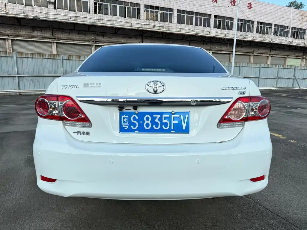 Toyota Corolla 2012 — фото 10