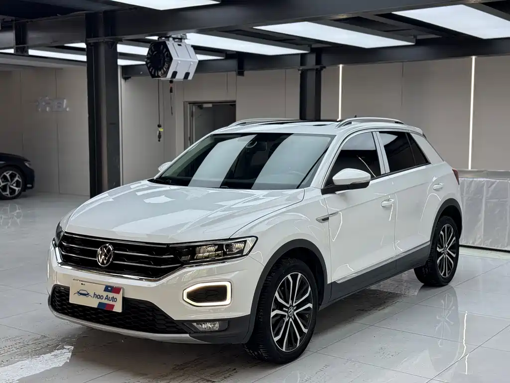 Volkswagen T-Roc 2021 — фото 1