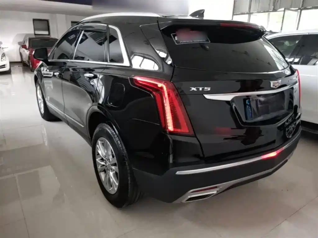 Cadillac XT5 2022 — фото 5