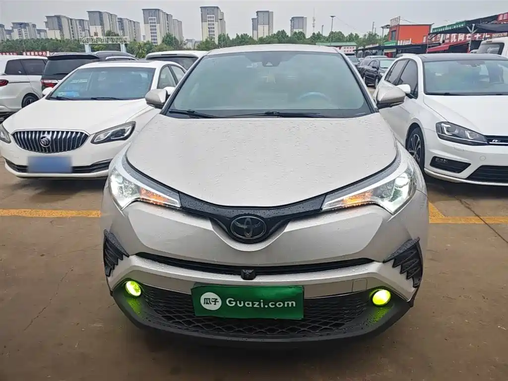 Toyota C-HR 2020 — фото 3