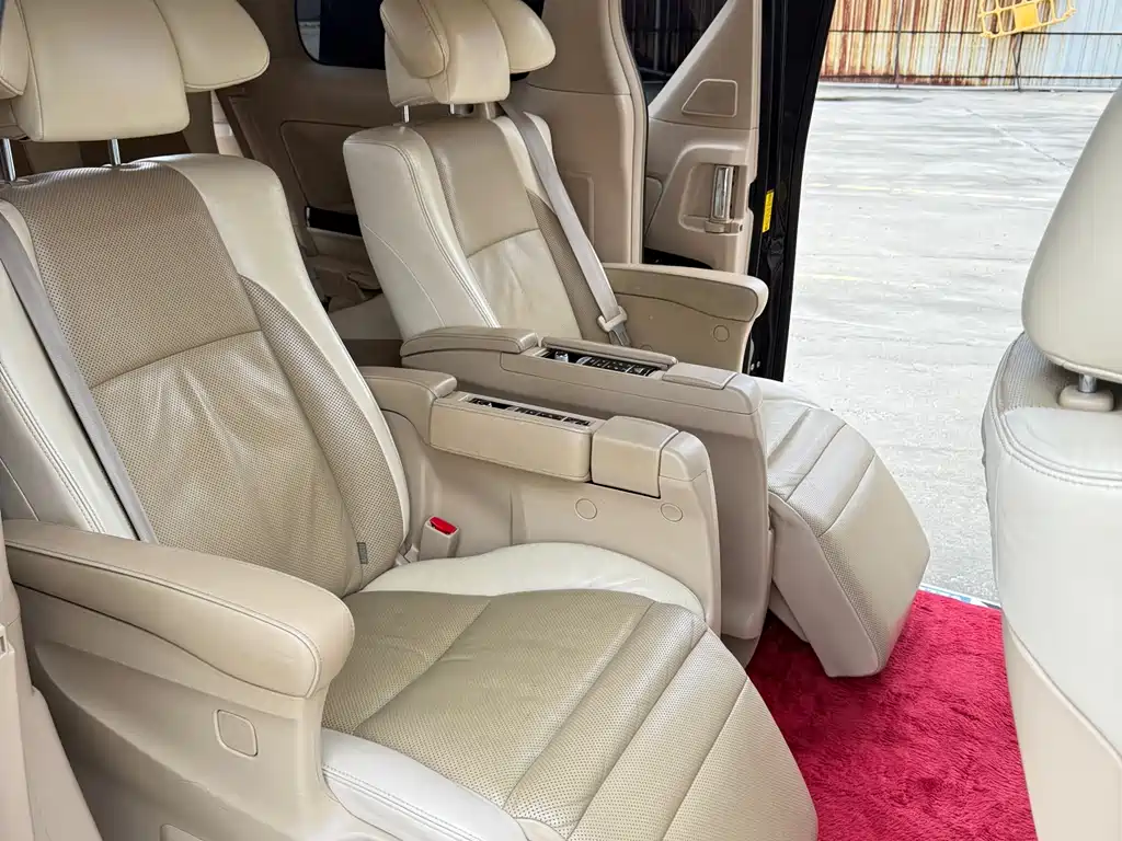 Toyota Alphard 2014 — фото 8