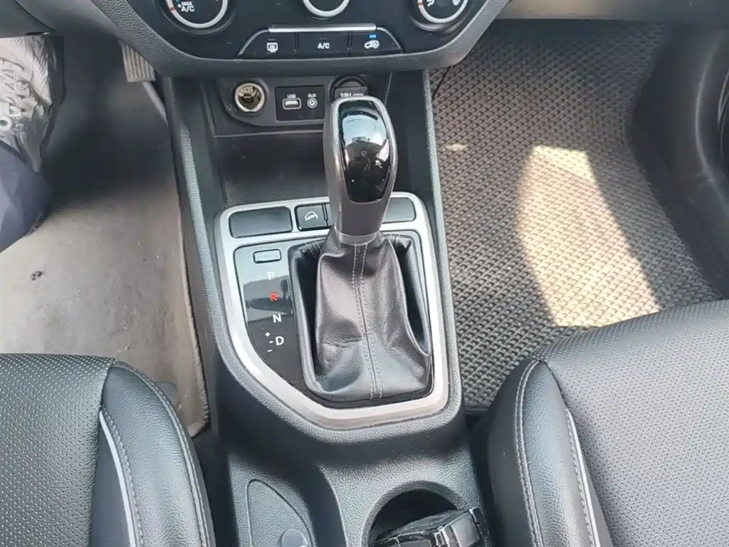 Hyundai ix25 2015 — фото 14