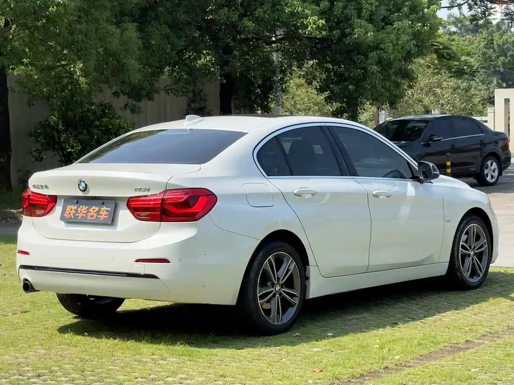 BMW 1 Series 2017 — фото 10