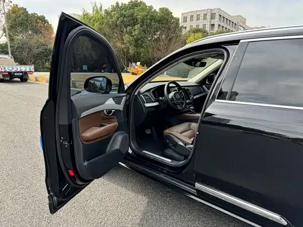 Volvo XC90 2019