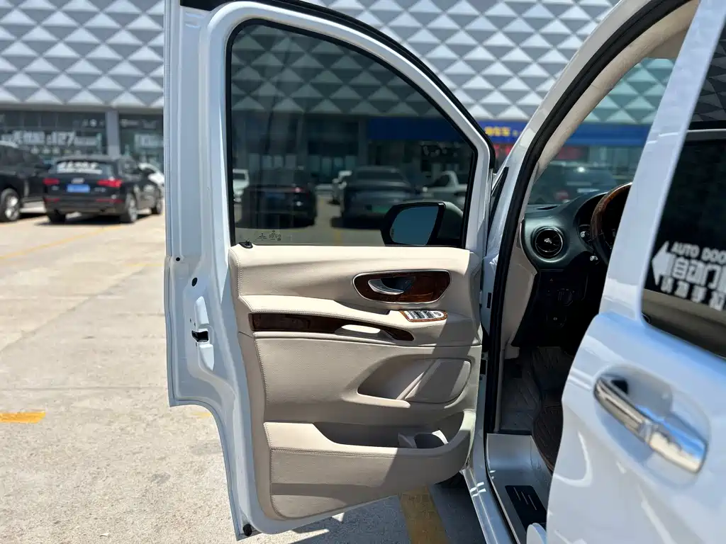 Mercedes-Benz Vito 2021 — фото 10