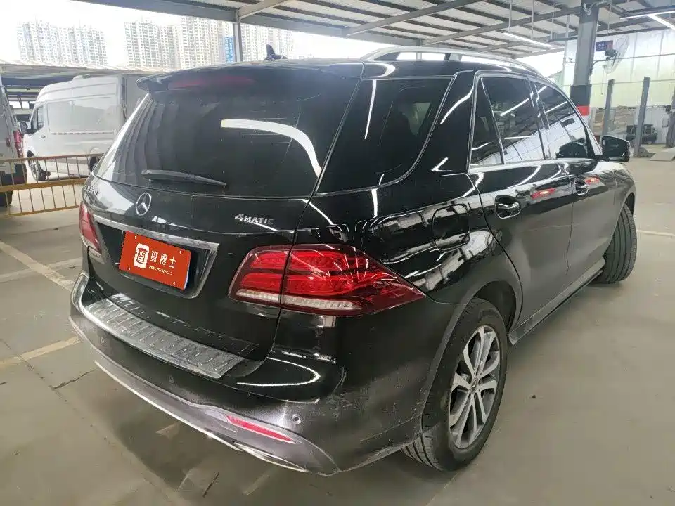 Mercedes-Benz GLE 2017 — фото 9