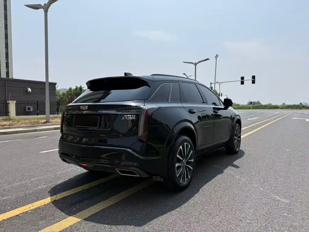 Cadillac XT5 2025 — фото 11
