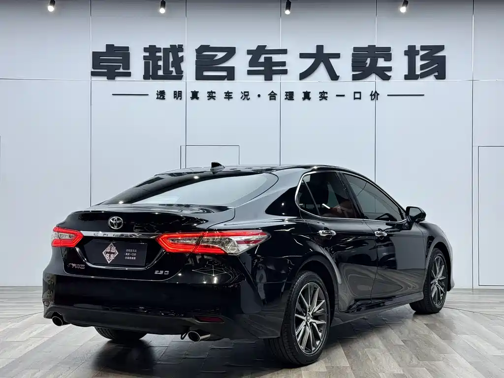 Toyota Camry 2022 — фото 4