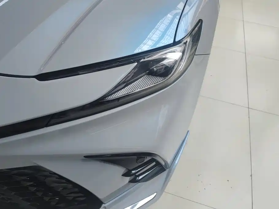 Toyota Camry 2024 — фото 5