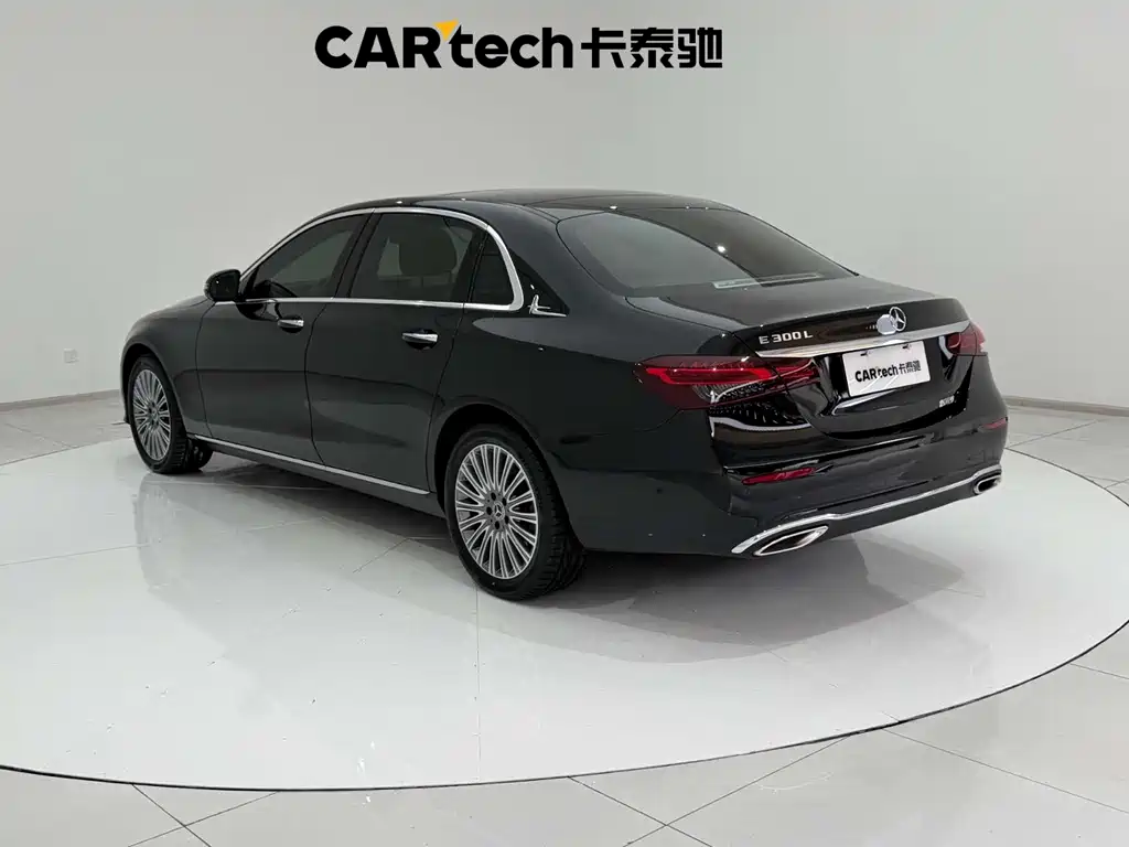 Mercedes-Benz E-Class 2021 — фото 35