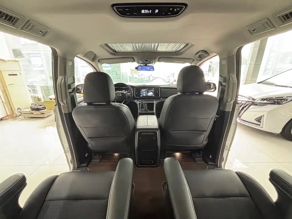 GAC Motor Trumpchi M8 2023 — фото 16
