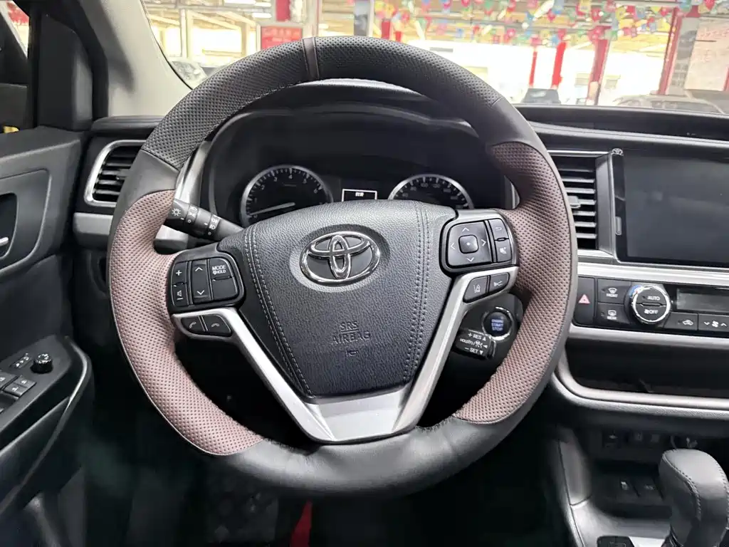 Toyota Highlander 2021 — фото 12