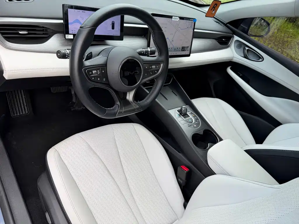 BYD Seal 05 DM-i 2025 — фото 8