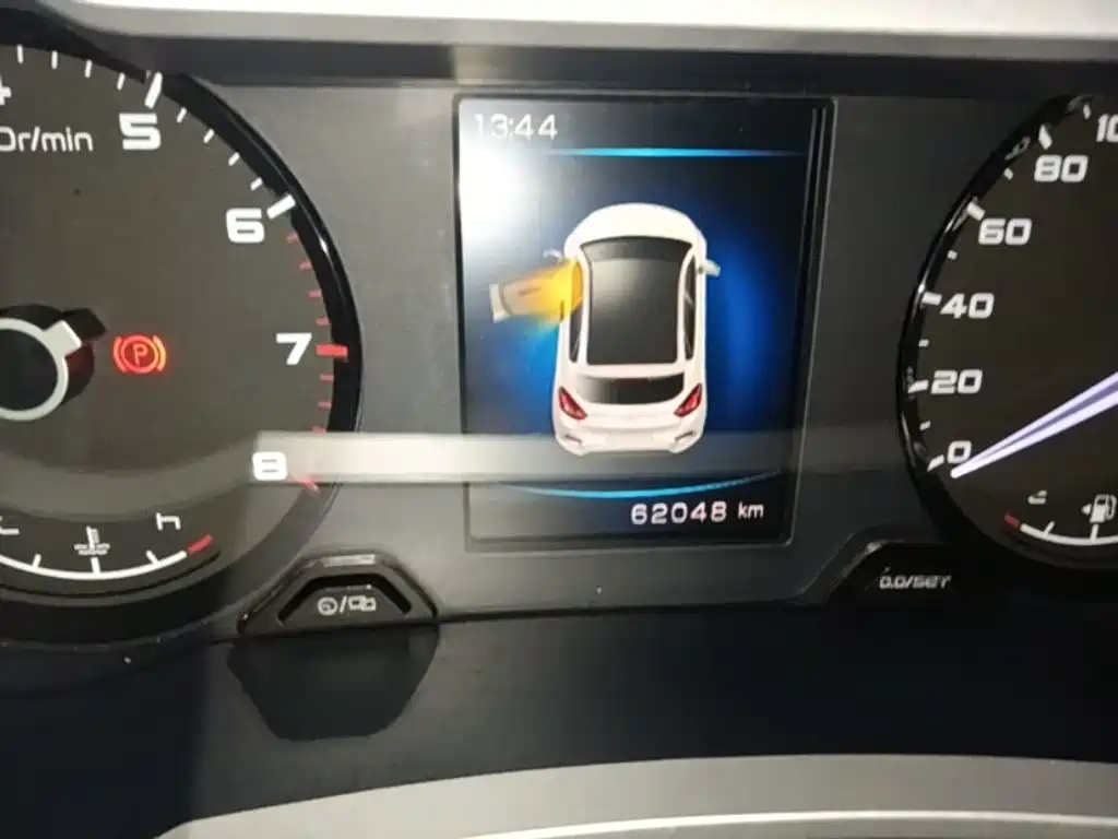Geely Emgrand GS 2016 — фото 12