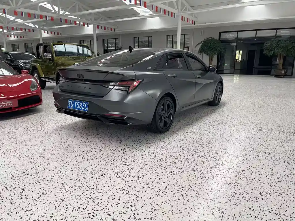Hyundai Elantra 2023