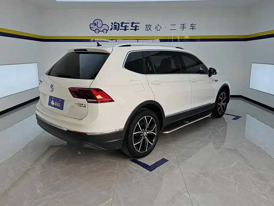 Volkswagen Tiguan L 2017 — фото 3