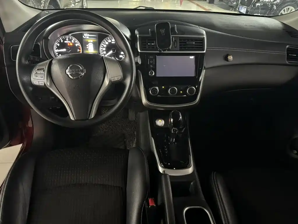 Nissan Tiida 2018 — фото 4