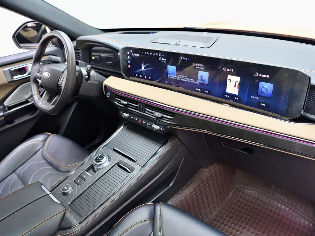 Ford Explorer 2024 — фото 10