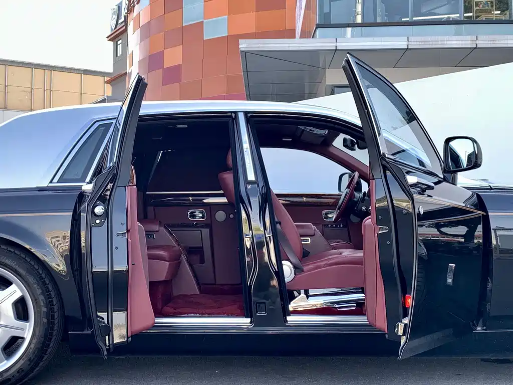 Rolls-Royce Phantom 2013 — фото 2
