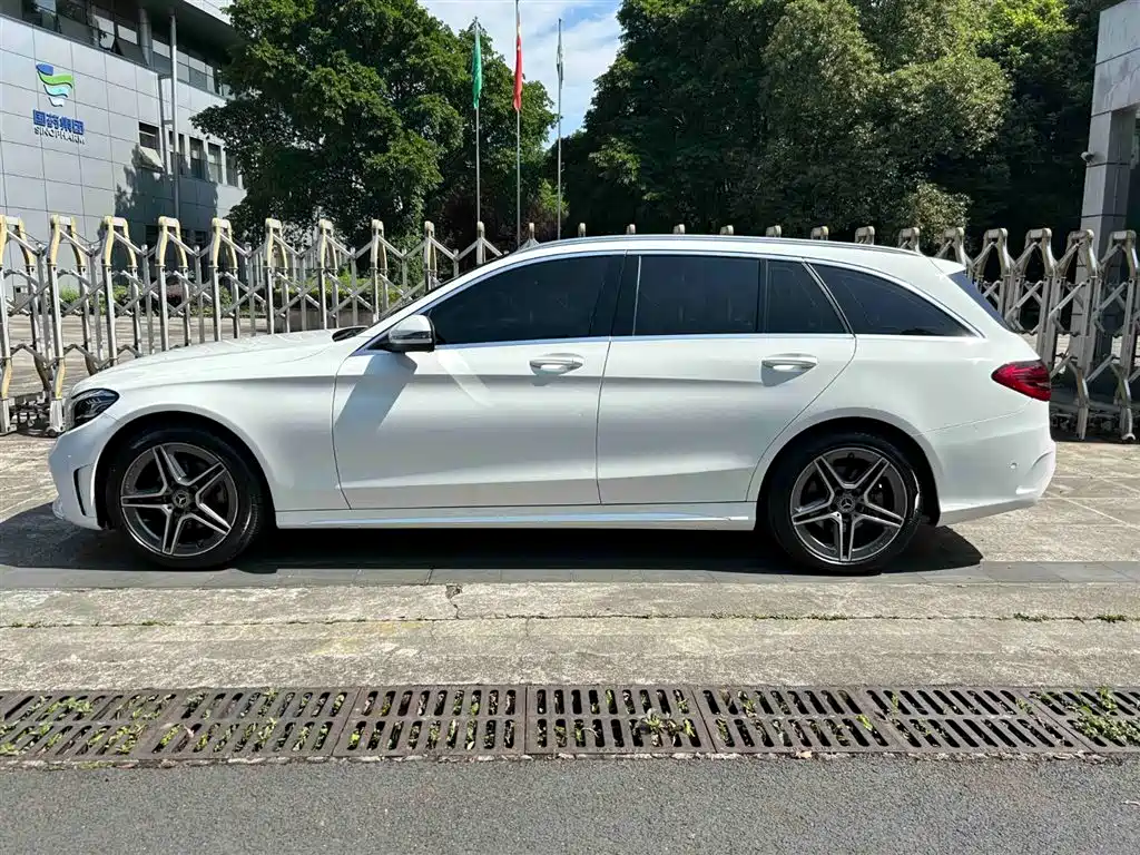 Mercedes-Benz C-Class 2022 — фото 3