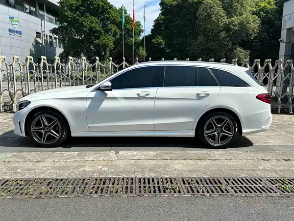 Mercedes-Benz C-Class 2022