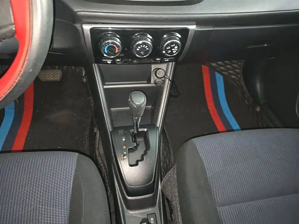 Toyota Yaris L 2019 — фото 14