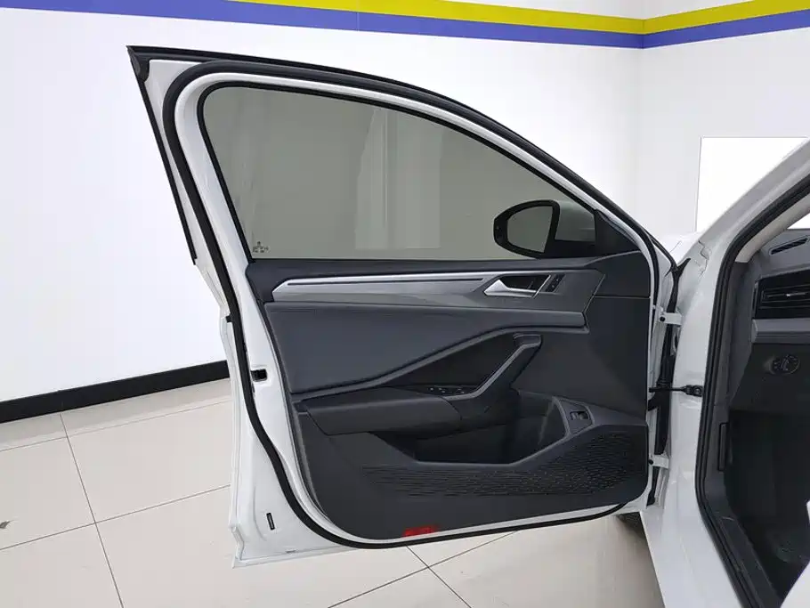 Volkswagen Sagitar 2024