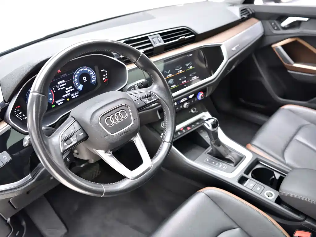 Audi Q3 2021 — фото 12