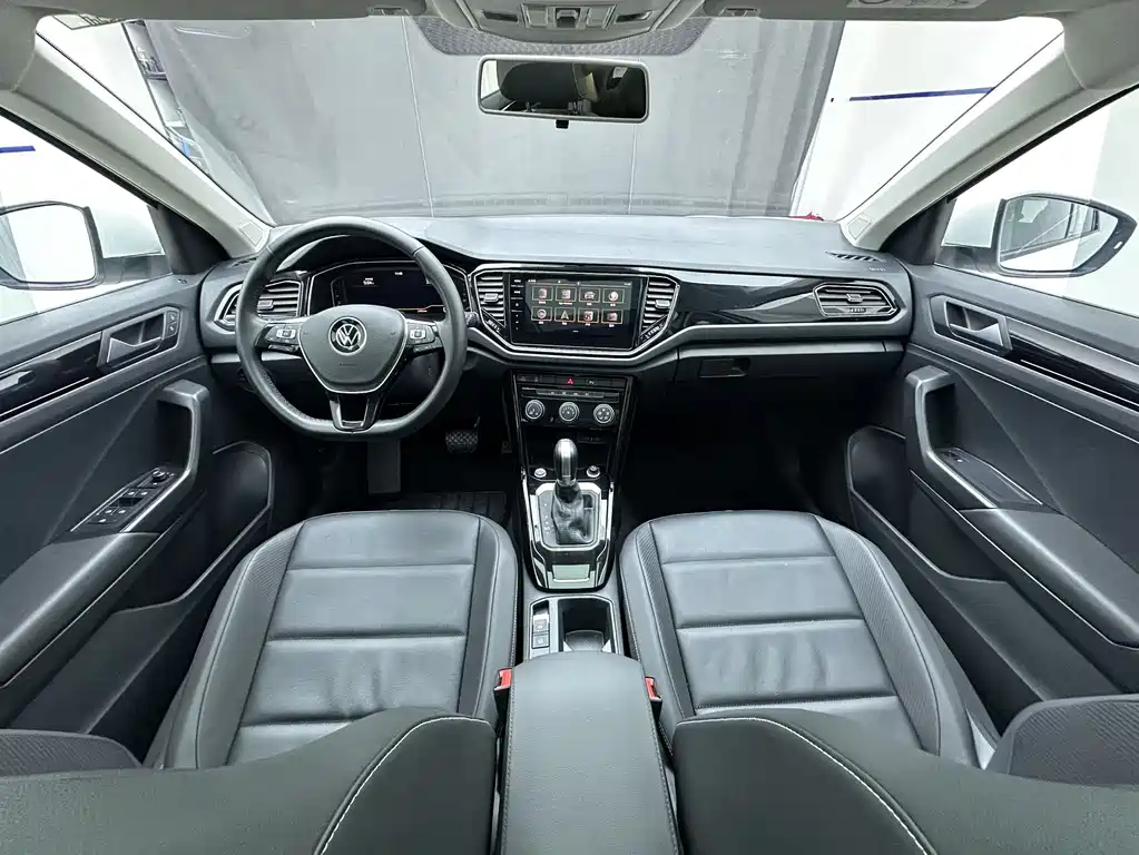Volkswagen T-Roc 2023 — фото 11