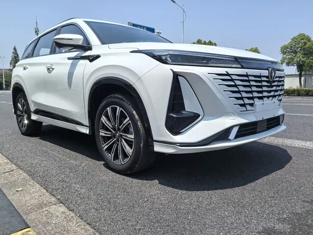 Changan CS75PLUS 2023 — фото 3