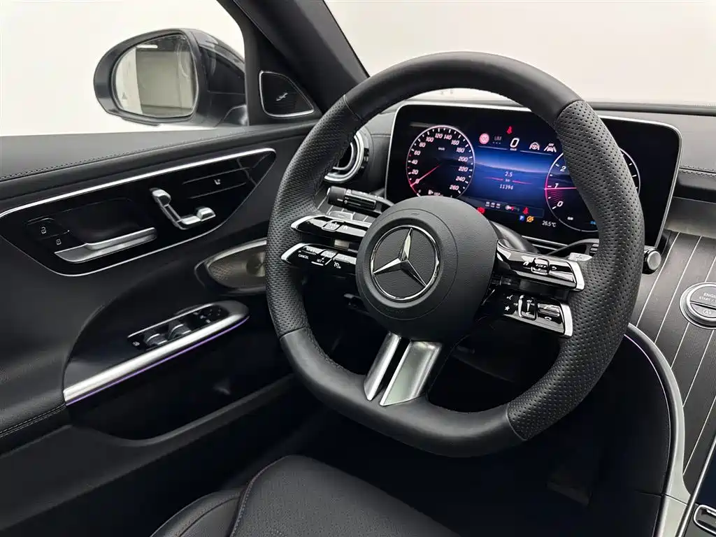 Mercedes-Benz C-Class 2024 — фото 10