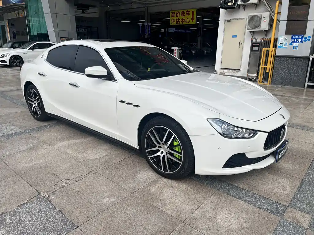 Maserati Ghibli 2017 — фото 3