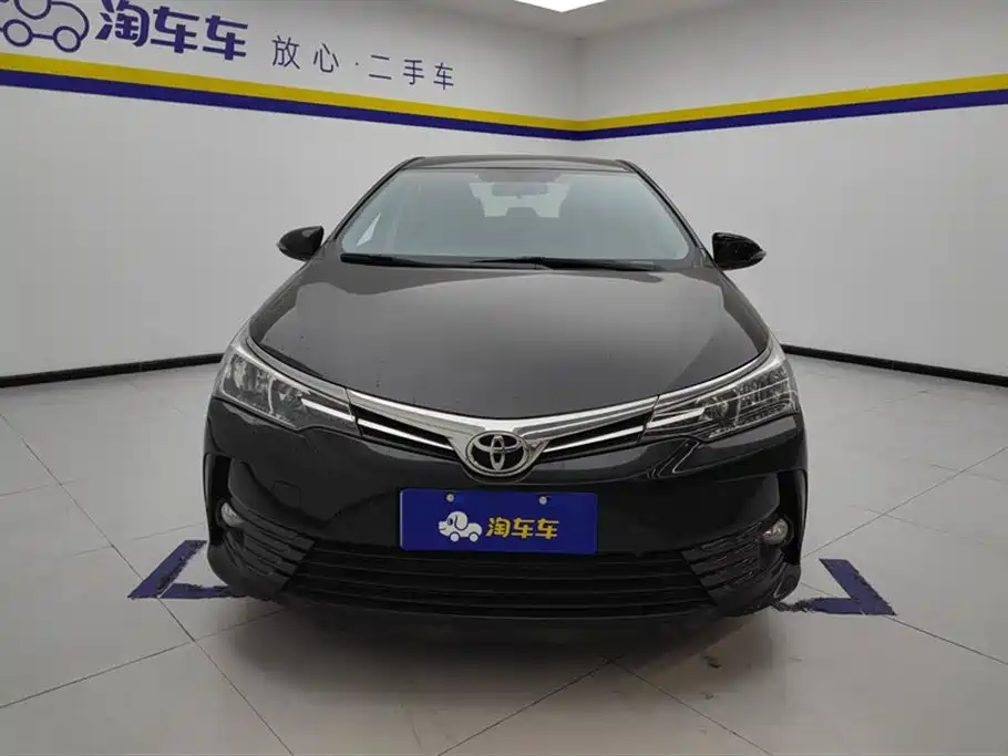 Toyota Corolla 2018 — фото 2