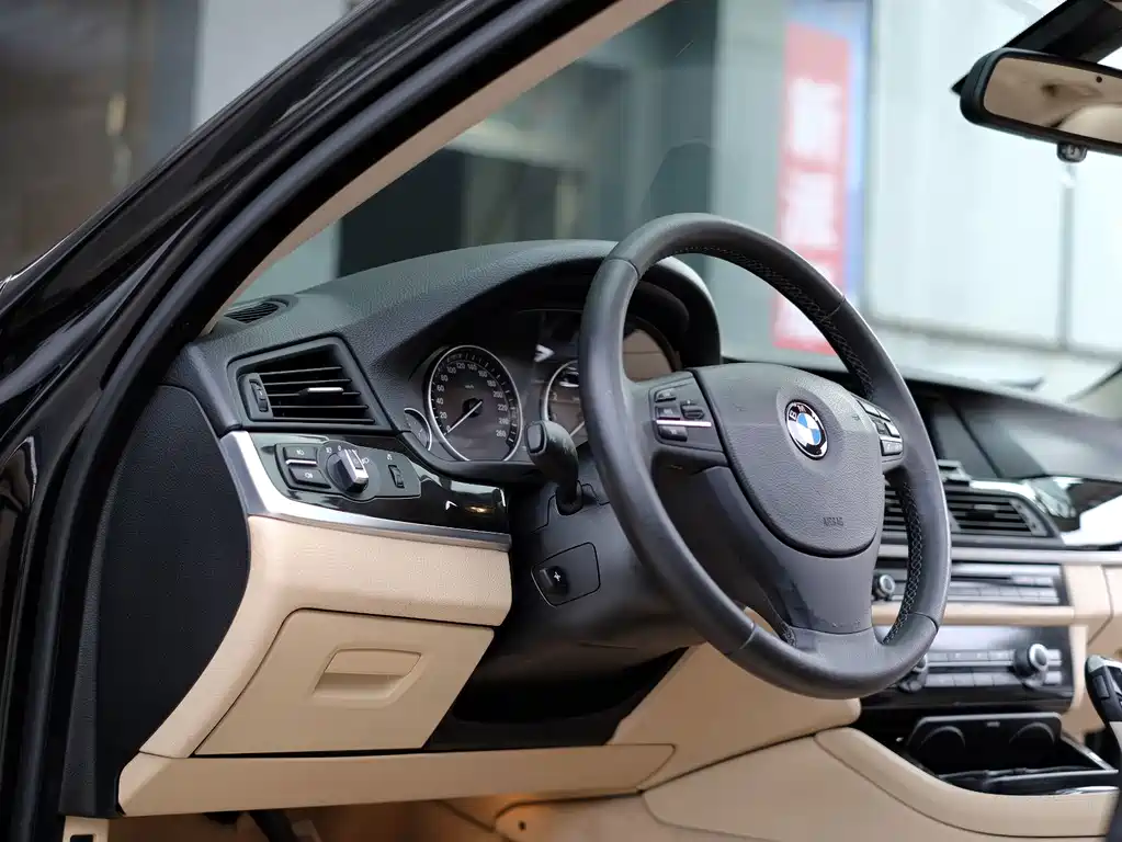BMW 5 Series 2013 — фото 26