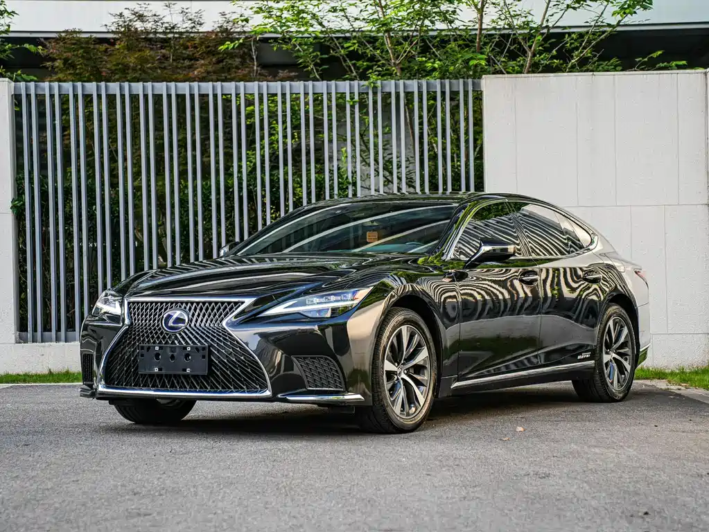Lexus LS 2023 — фото 1