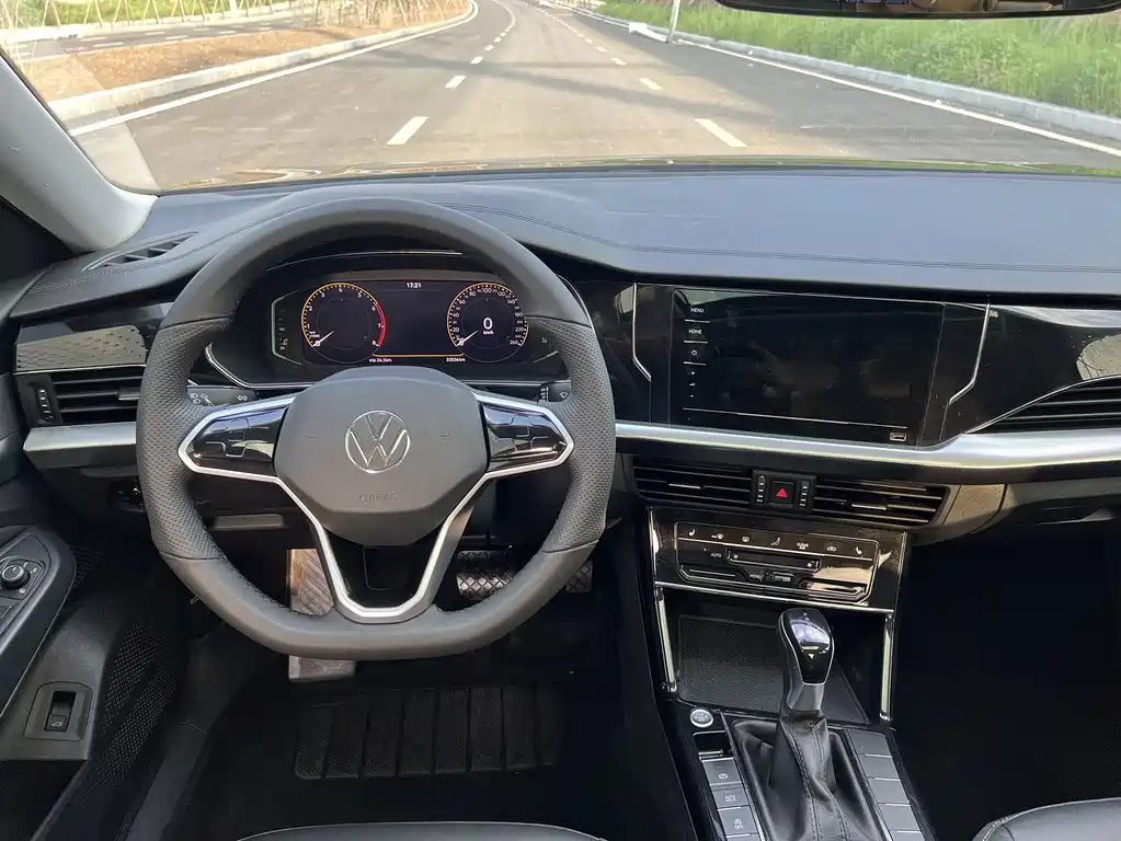 Volkswagen Passat 2023 — фото 10