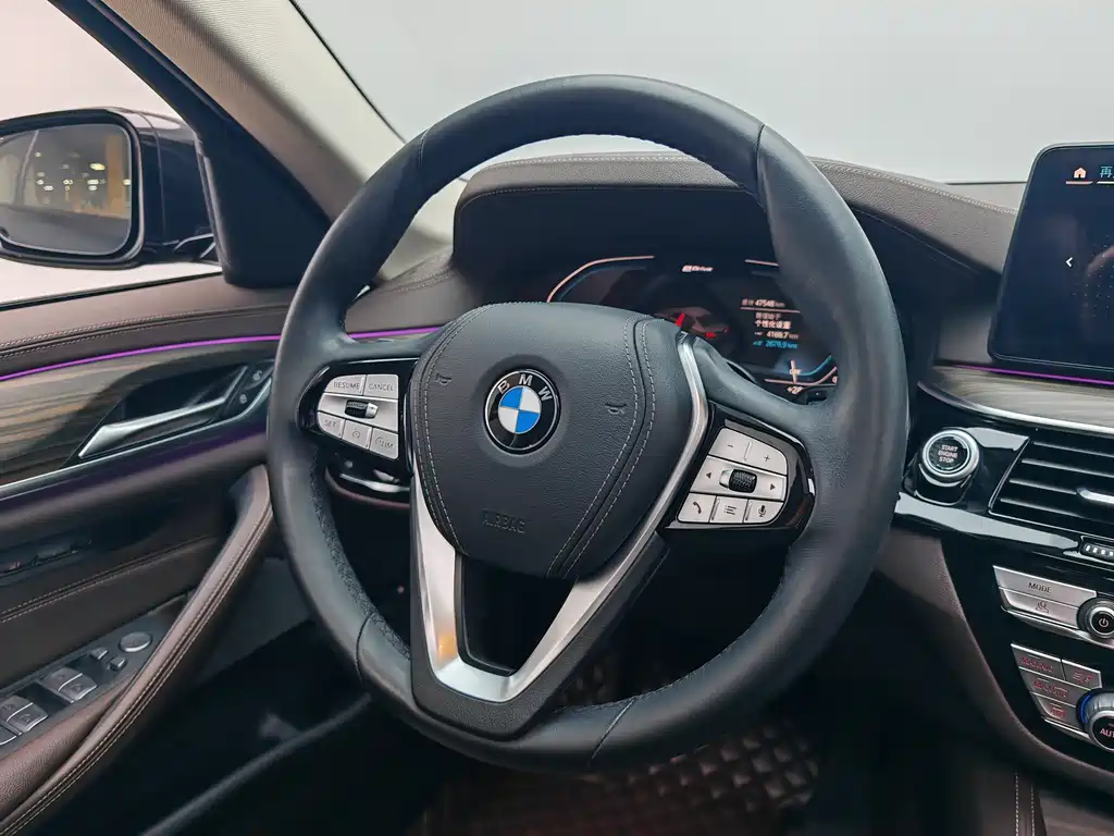 BMW 5 Series New Energy 2021 — фото 16