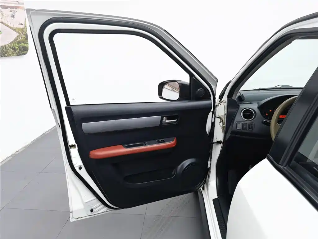 Suzuki Swift 2013 — фото 8