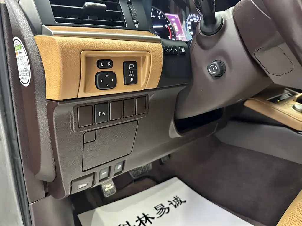 Lexus ES 2018 — фото 4