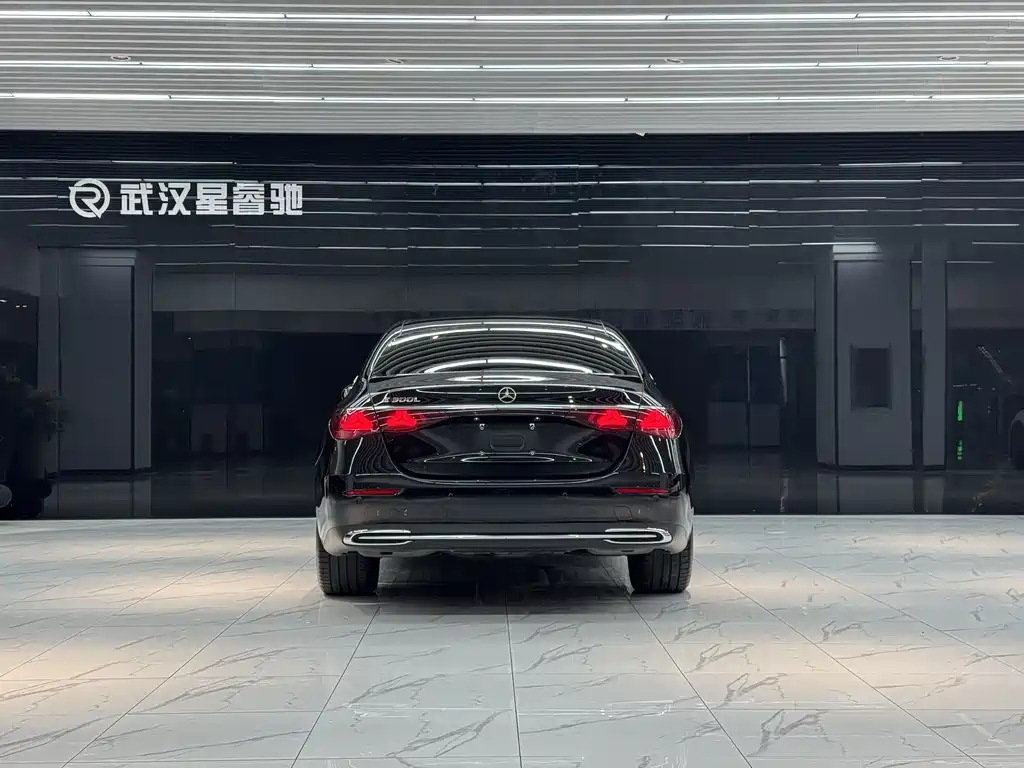 Mercedes-Benz E-Class 2024