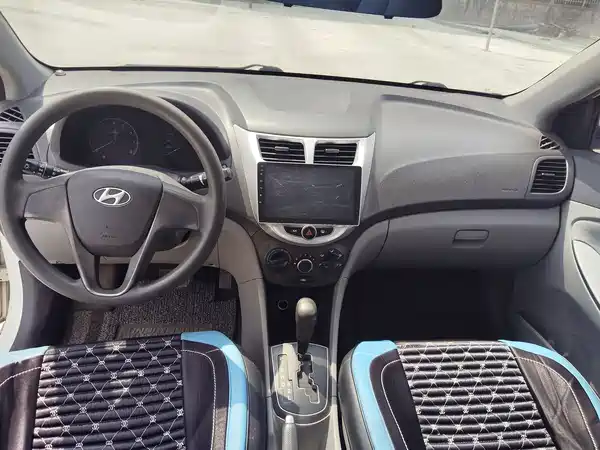 Hyundai Accent 2014