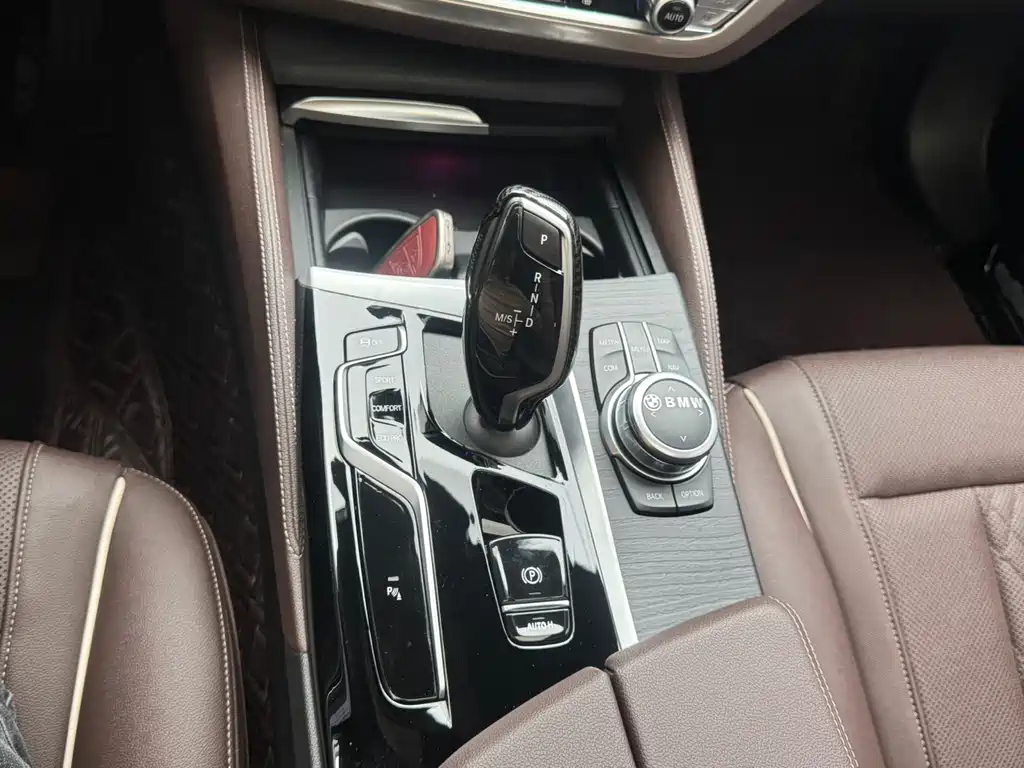 BMW 5 Series 2022 — фото 14