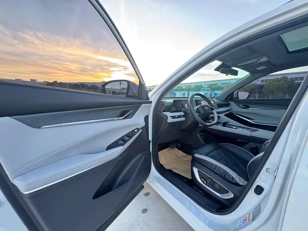 Changan CS75PLUS 2023 — фото 13