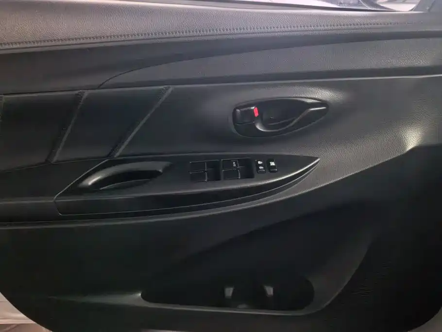 Toyota Yaris L 2017